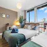 Asian Suite - City View - Balcony - Nexflix