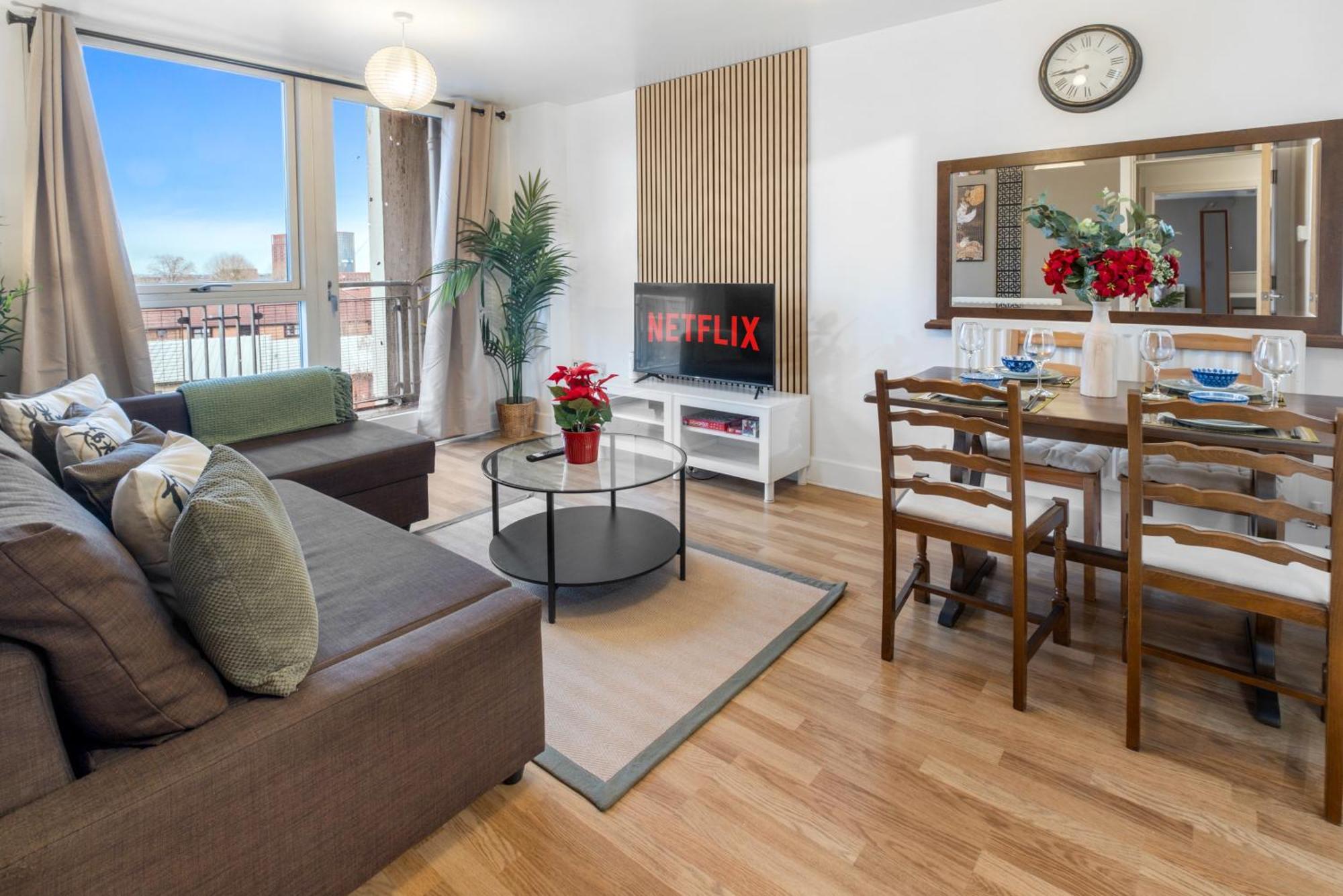 Asian - View - Balcony - Nexflix Apartment *